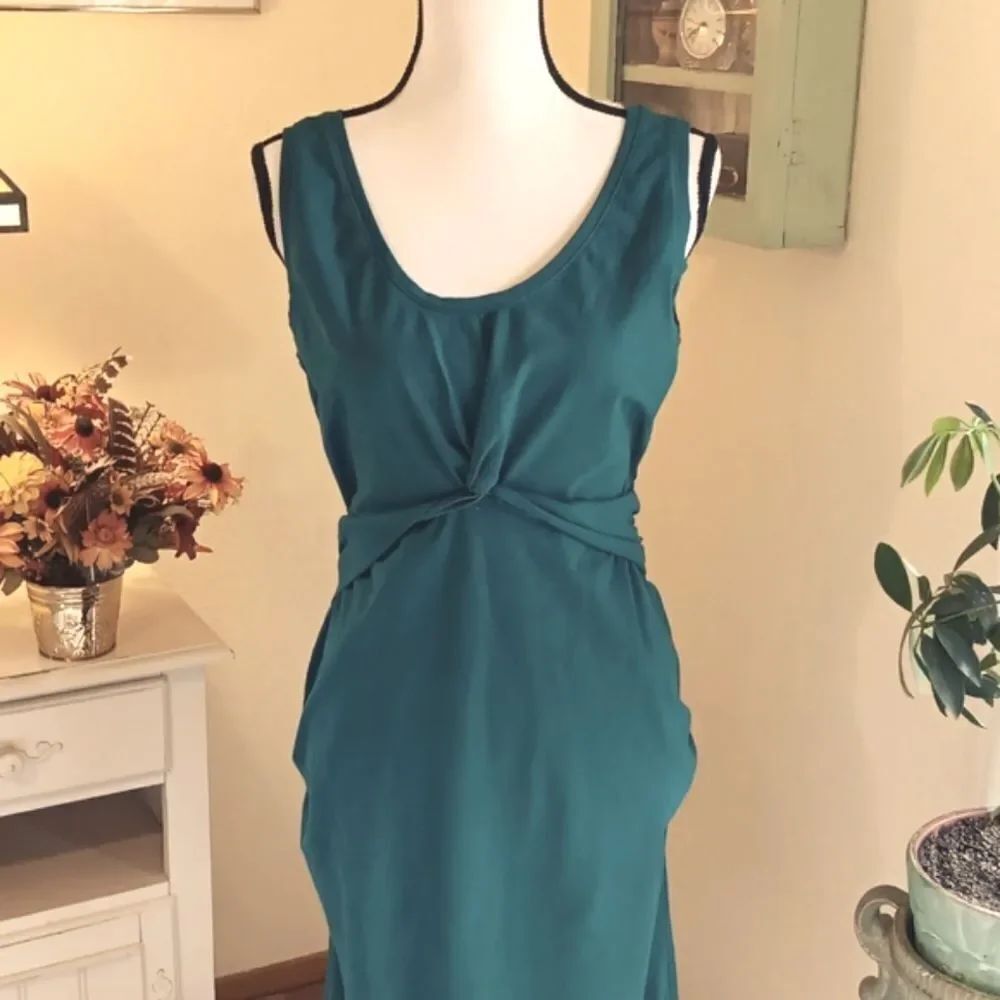 Old Navy Maternity Elegant Teal Dress. - Picture 2 of 10